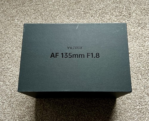 Bnib sealed viltrox 135mm - sealed, af
